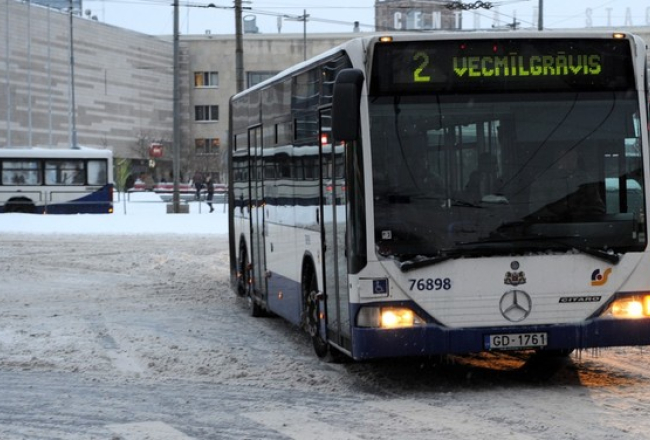"Rīgas Satiksmes" iegādātie "Mercedes" autobusi. Foto: Evija Trifanova, LETA