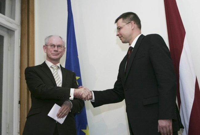 Hermans van Rompejs (K) un Valdis Dombrovskis. Foto: Jānis Saliņš, F64