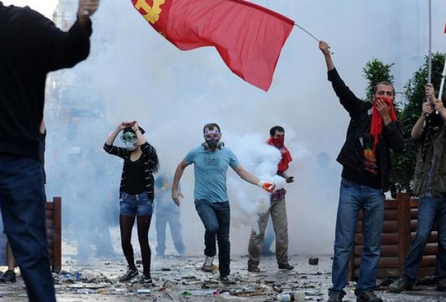 Protestētāji Stambulā. Foto: AFP/LETA