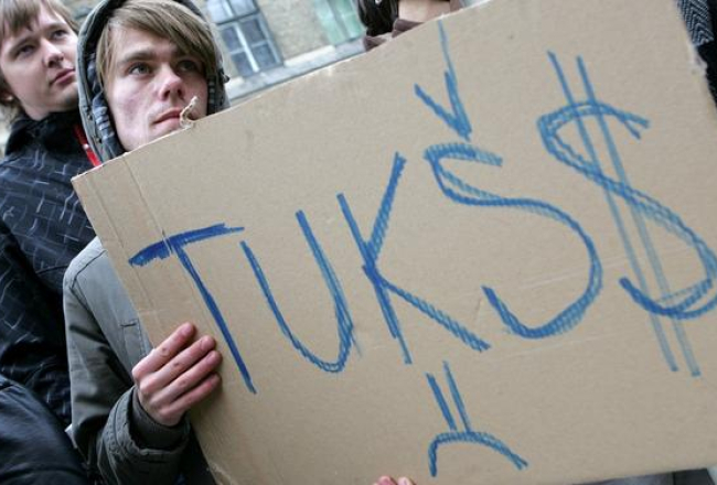 Studenti protesta akcijā pie valdības mājas. Foto: Raitis Plauks, F64
