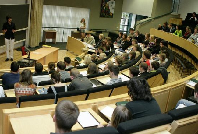Studenti auditorijā. Foto: Evija Trifanova, LETA