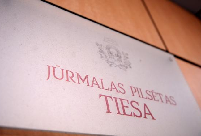 Jūrmalas tiesa ir viena no tām, kur gadiem nu jau nevar iztiesāt bijušā pilsētas mēra Raimonda Munkevica kukuļdošanas lietu. Foto: Edijs Pālens, LETA