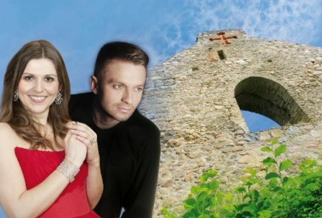 Verdi operas "Traviata" titullomu dziedās latviešu operdīva Maija Kovaļevska, bet Alfrēda Žermona lomā iejutīsies aizvadītajos Opersvētkos klausītāju sirdis iekarojušais tenors Pavols Bresliks no Slovākijas