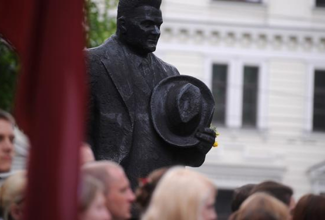 Nacionālās apvienības "Visu Latvijai!–Tēvzemei un Brīvībai/LNNK" rīkotais Kārlim Ulmanim veltītais piemiņas pasākums. Foto: Evija Trifanova, LETA