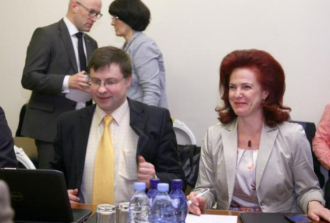 Solvita Āboltiņa un Valdis Dombrovskis. Foto: Dmitrijs Suļžics, F64
