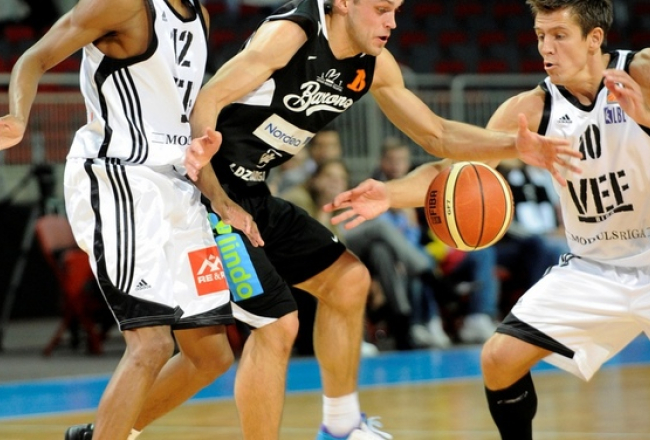 Romāns Kokšarovs, F64