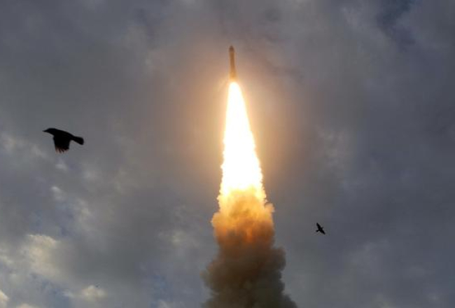 Raķetes "Vega" starts. Foto: AFP/LETA