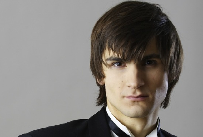 Pianists Vestards Šimkus.Publicitātes foto