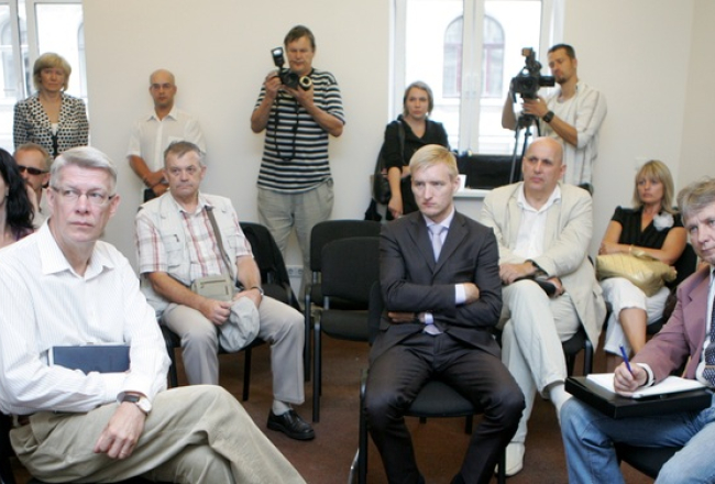 Eksprezidents Valdis Zatlers topošās Zatlera Reformu partijas diskusijas laikā, kurā diskutē par desmit partijas Manifestā paustajiem darbības principiem. Foto: Edijs Pālens, LETA