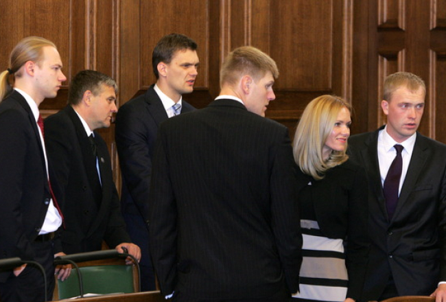 Seši no Zatlera Reformu partijas atšķēlušies Saeimas deputāti. Foto: Raitis Plauks, F64