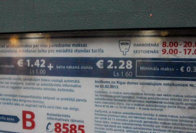 Rīgas autostāvvietā. Foto: Edijs Pālens, LETA