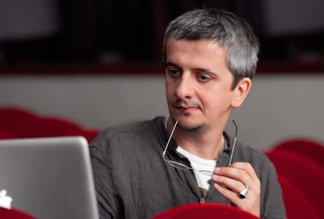 Izrādes režisors Konstantīns Bogomolovs. Foto: Ziedonis Safronovs