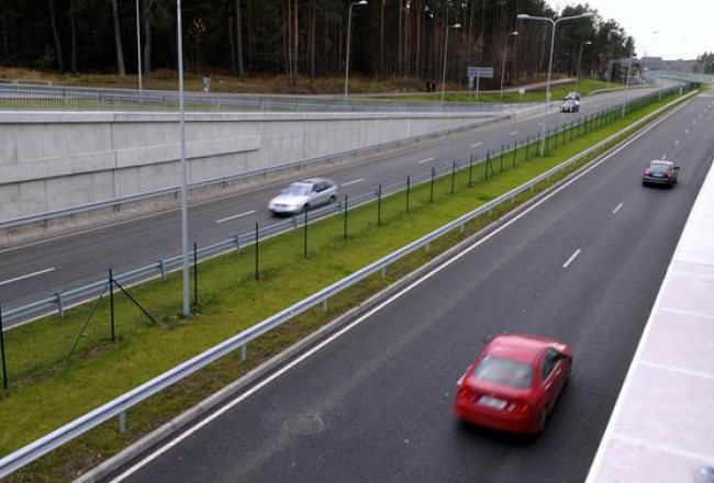 Jaunizbūvētā Jāņa Čakstes gatve, kas savieno Dienvidu tiltu ar Ziepniekkalna ielu. Foto: Evija Trifanova, LETA