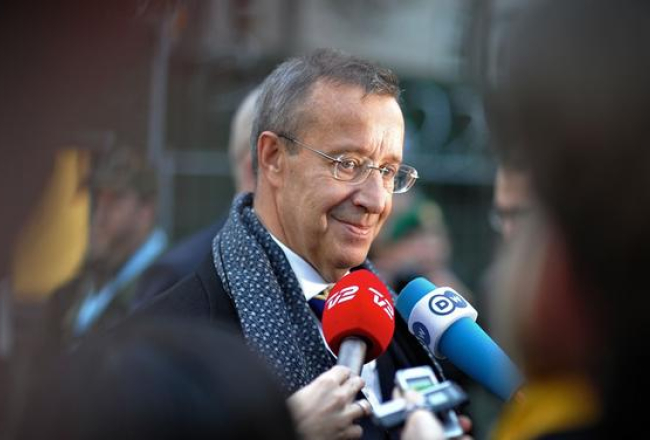 Igaunijas prezidents Tomass Hendriks Ilvess oficiāli atklāja valodu tehnoloģiju uzņēmuma "Tilde" radīto mašīntulkošanas tehnoloģiju igauņu valodai. Foto: AFP/LETA