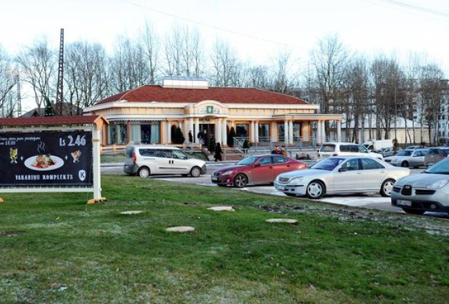 Uz laiku pēc Zolitūdes traģēdijas bija slēgta Gunāra Ķirsona ēstuve Purvciemā. Foto: Evija Trifanova, LETA