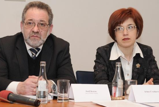Josifs Korens (no kreisās) un Saeimas deputāte Irina Cvetkova. Foto: Evija Trifanova, LETA