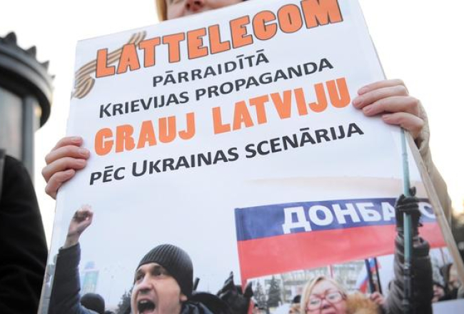 Latvijas ukraiņu biedrības organizētajā piketā pie Krievijas vēstniecības Latvijā šogad martā. Foto: Edijs Pālens, LETA