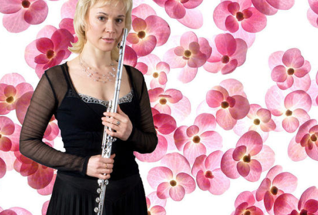Flautiste Dita Krenberga. Koncerta publicitātes foto