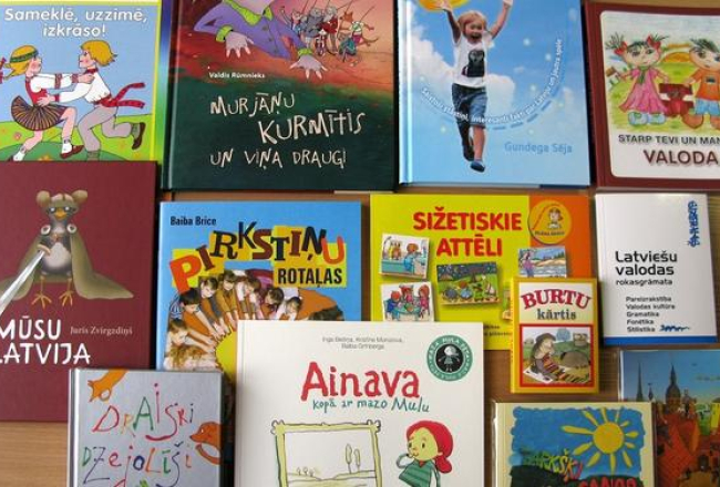 Diasporas skoliņām nosūtītās grāmatas. Publicitātes foto