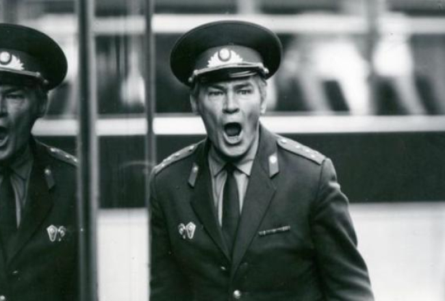 Valdemārs Zandbergs filmā "liekam būt". Foto Ludmila Tjurina, no LKA Rīgas Kino muzeja krājumiem