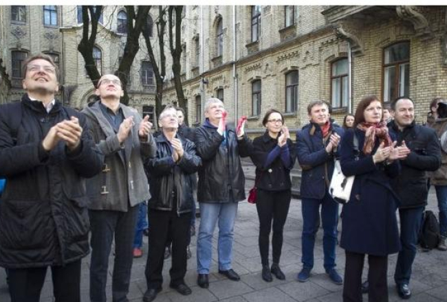 Lietuvas žurnālisti protesta akcijā. Foto no portāla "15min.lt".