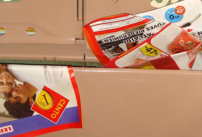 Reklāmas pastkastītēs. Foto: LETA