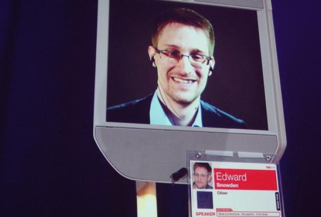 Edvards Snoudens piedalās kādā attālinātā diskusijā. Foto: AFP/LETA