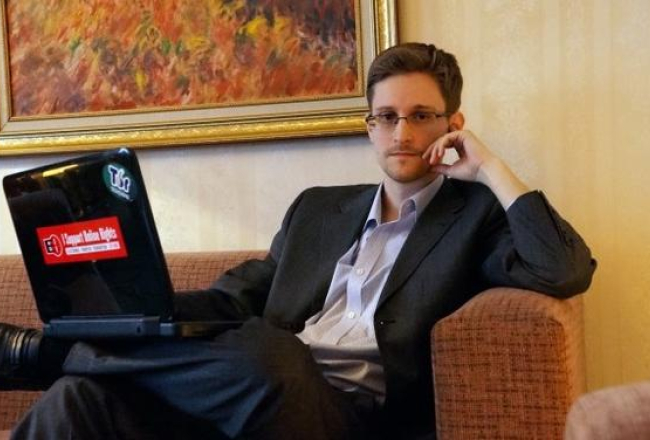 Edvards Snoudens intervijas laikā. Foto no "The Washington Post"