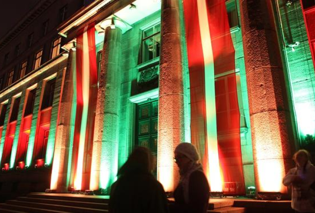 Gaismas festivālā "Staro Rīga" pie valdības nama. Foto: Evija Trifanova, LETA