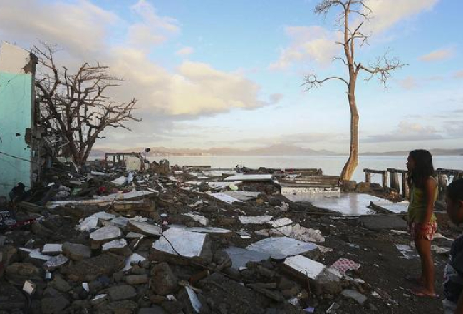 Taifūna postījumi Taklobanas pilsētā. Foto: EPA/LETA