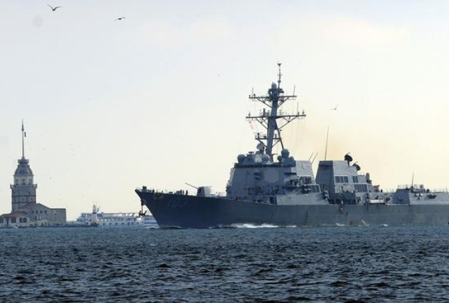 ASV karakuģis "Truxtun" Bosfora šaurumā. Foto: AFP/LETA