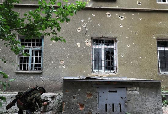 Semjonovkas hospitāli netālu no Slovjanskas prokrieviskie separātisti apšaudīja tieštēme'jumā. Foto: AFP/LETA