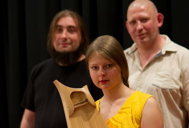 Trio publicitātes foto