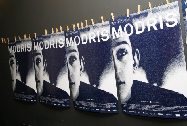 Jura Kursieša spēlfilma "Modris" gan nav programmā Latvijas simtgadei, taču tā šogad pievērsusi uzmanību Latvijas kinematogrāfistu ražīgajam pienesumam kino. Foto: Evija Trifanova, LETA