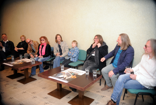 Grupa "Menuets" preses konferencē pirms koncertturnejas sākuma. Foto Edijs Pālens, LETA