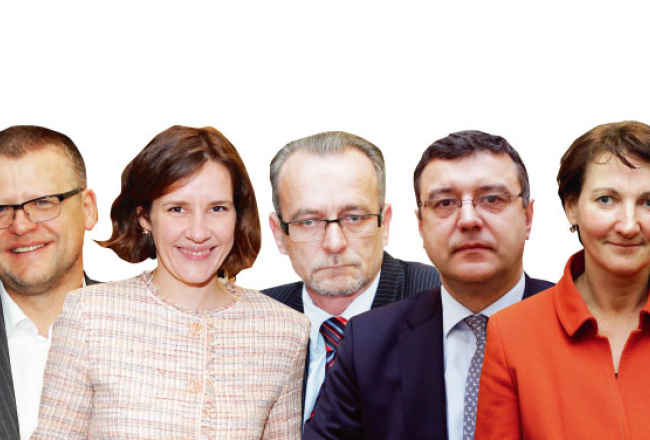 No kreisās: Guntis Belēvičs, Dana Reizniece–Ozola, Dzintars Rasnačs, Jānis Reirs, Mārīte Seile