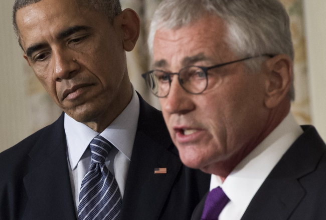 ASV prezidents Baraks Obama (no kreisās) un aizsardzības ministrs Čaks Heigels. Foto: EPA/LETA