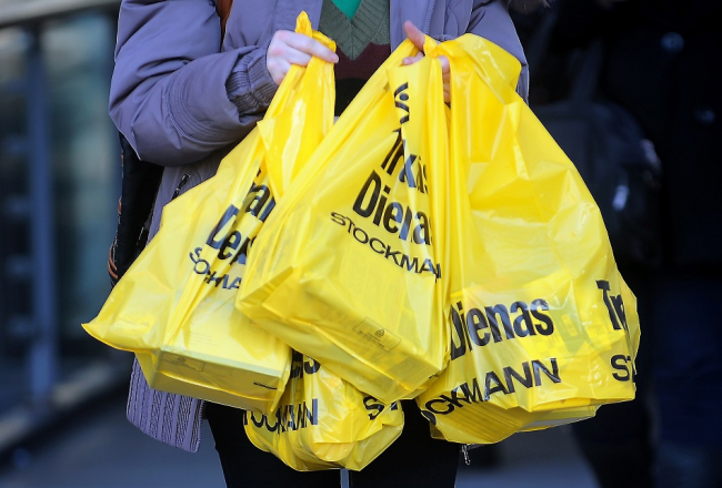 "Stockmann" trakās iepirkšanās dienas. Foto: Ieva Čīka, LETA