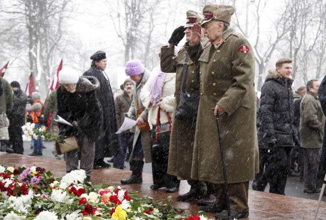 2014.gada 16.martā pie Brīvības pieminekļa. Foto: Nora Krevneva, F64