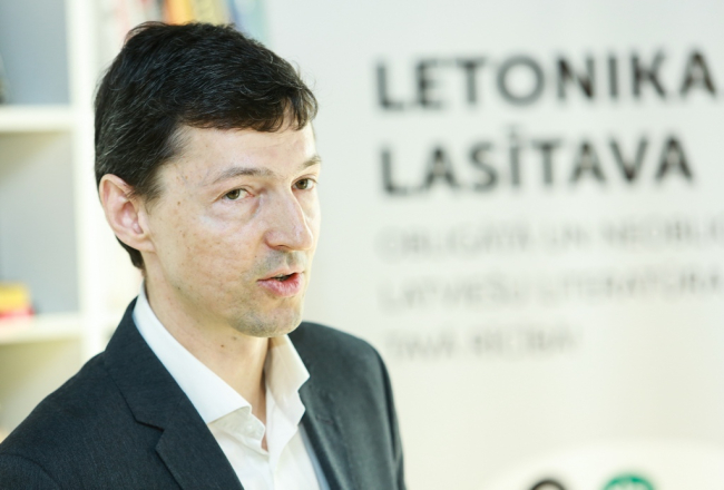 Andrejs Vasiļjevs aicina uzlabot mazo valodu tulkojumus digitālajā vidē. Foto: Dmitrijs Suļžics, F64