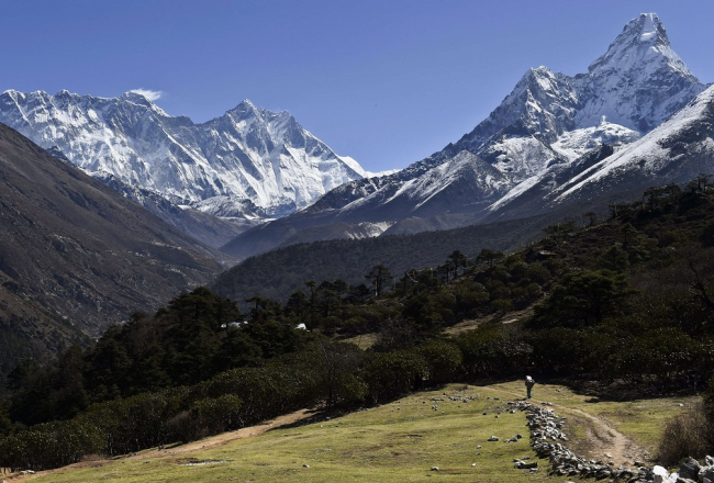 Everesta augstākās virsotnes. Foto: AFP/LETA