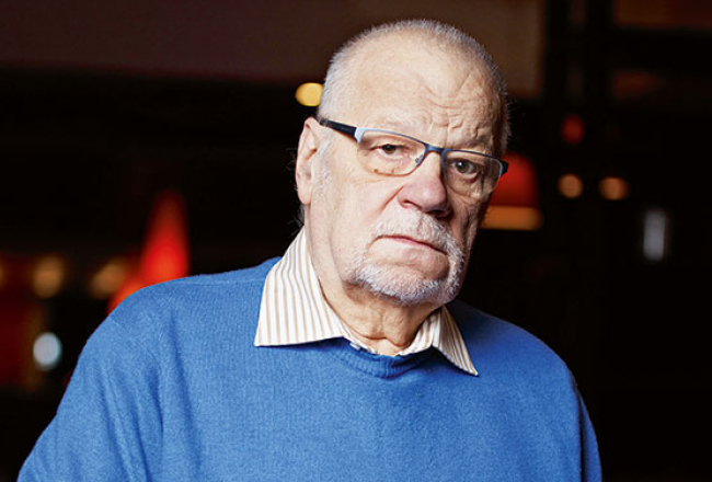 «Kad rakstu dzeju, tā manī ir nobriedusi, izdīgusi,» saka dzejnieks Jānis Peters.
