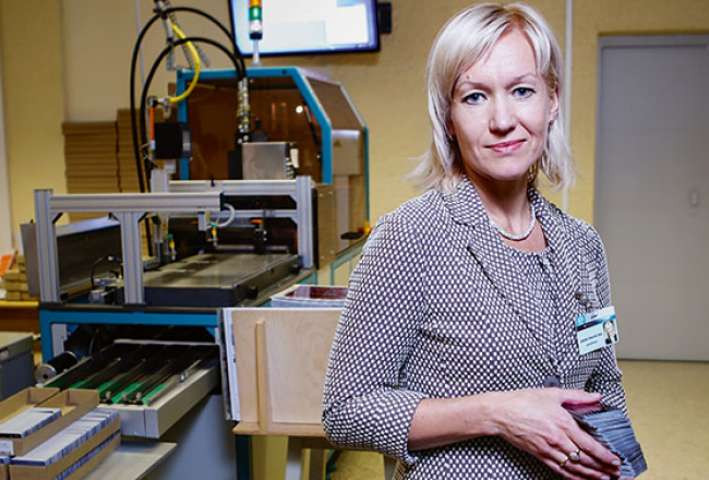 Uzņēmuma ADI Kartes ģenerāldirektores Hānas–Valtasas vadībā strādā 22 darbinieki, kurus viņa sauc par lojāliem un čakliem.