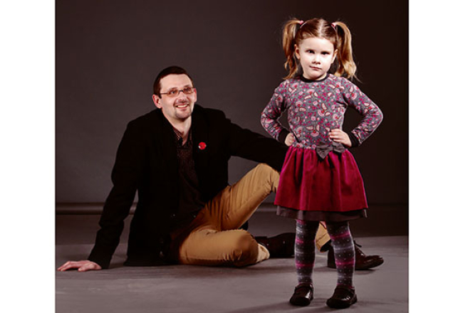 Nauris Grīnbergs (pašlaik ir darba meklējumos) ar meitu Gerdu Grīnbergu.