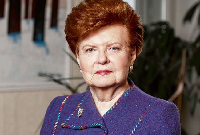 Vaira Vīķe–Freiberga.