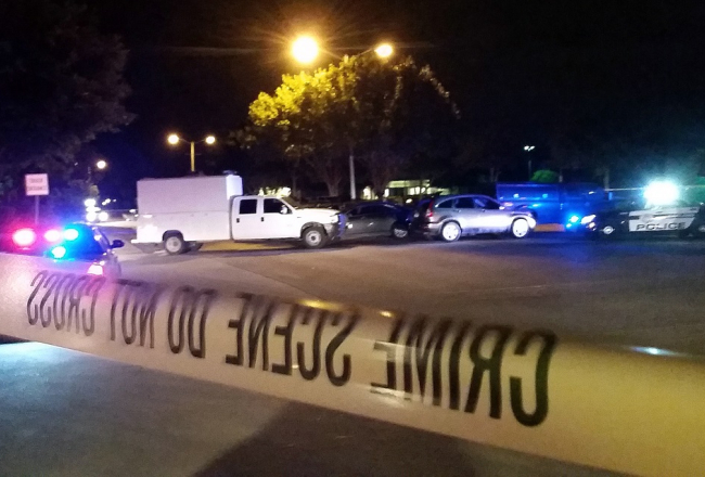 Policija norobežojusi vietu pie Muhameda karikatūru konkursa ēkas Gārlendā. Foto: AFP/LETA