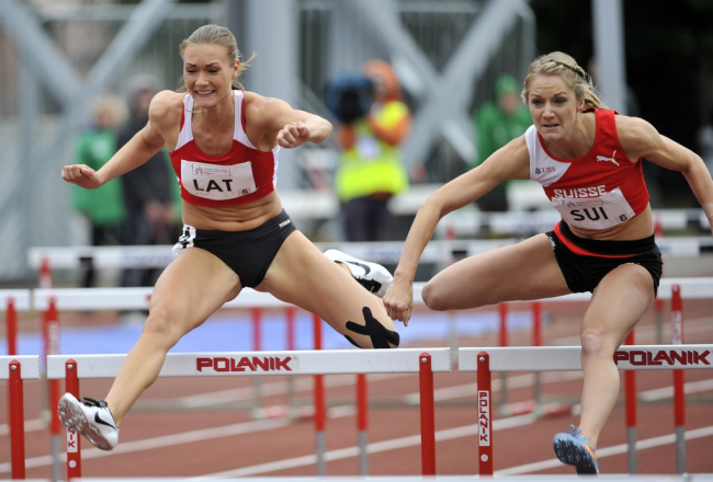 Laura Ikauniece-Admidiņa barjerskrējienā Eiropas čempionātā. Foto: Romāns Kokšarovs, F64
