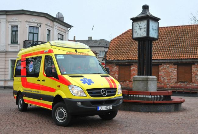 Ātrās palīdzības auto. Foto: Aivars Ķesteris, F64