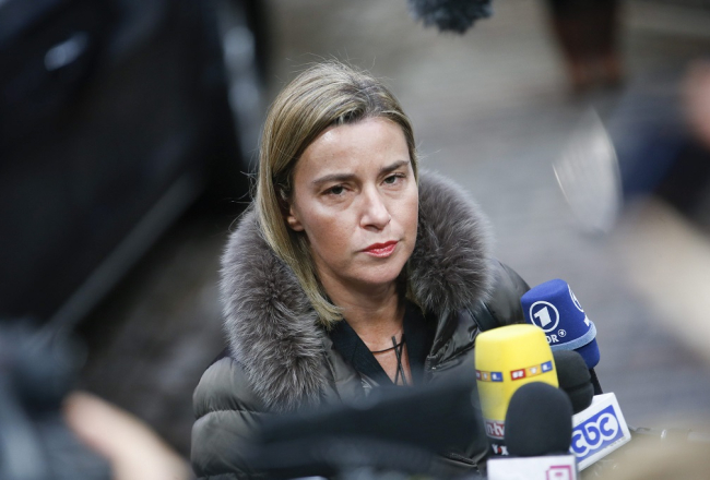 ES augstā ārlietu pārstāve Federika Mogerīni pirms ES ārlietu ministru tikšanās pirmdien. Foto: EPA/LETA