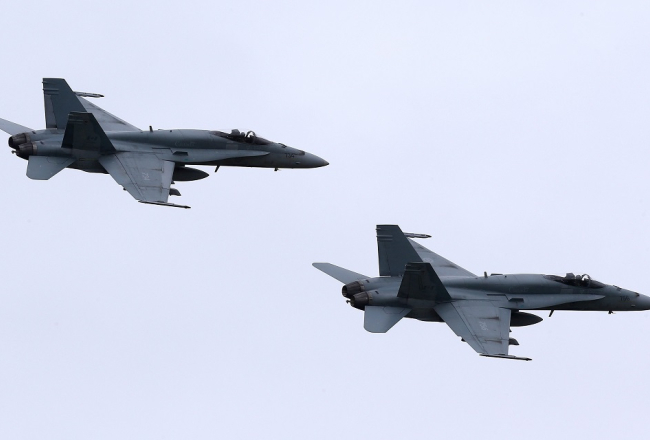 NATO iznīcinātāji. Foto: AFP/LETA